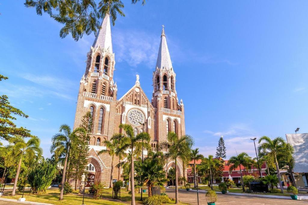 Alfa Hotel Yangon Dış mekan fotoğraf