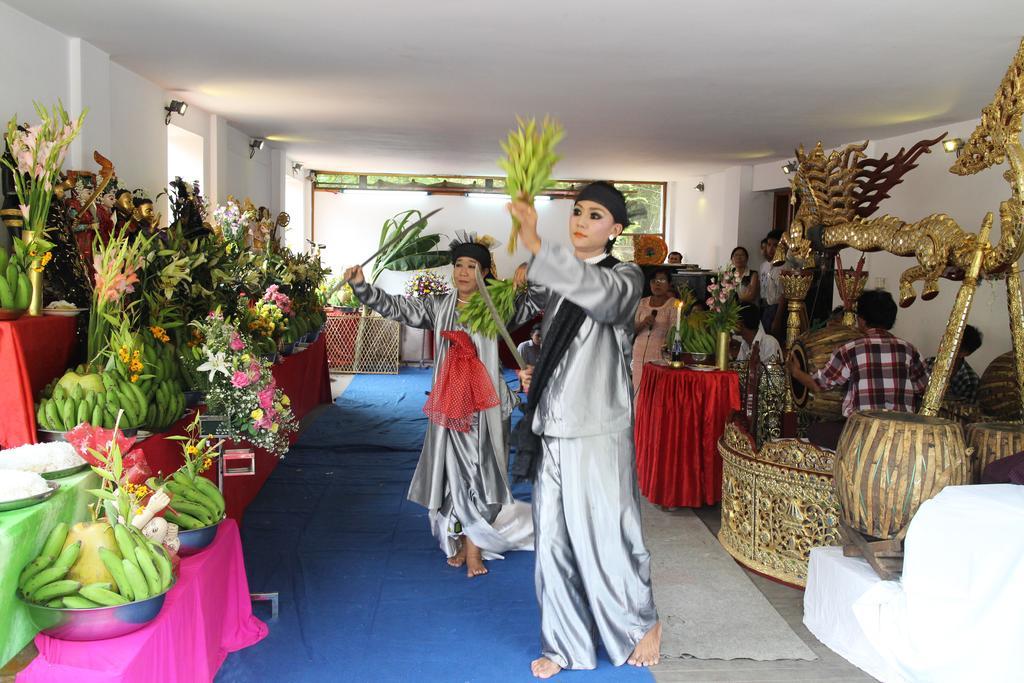Alfa Hotel Yangon Dış mekan fotoğraf