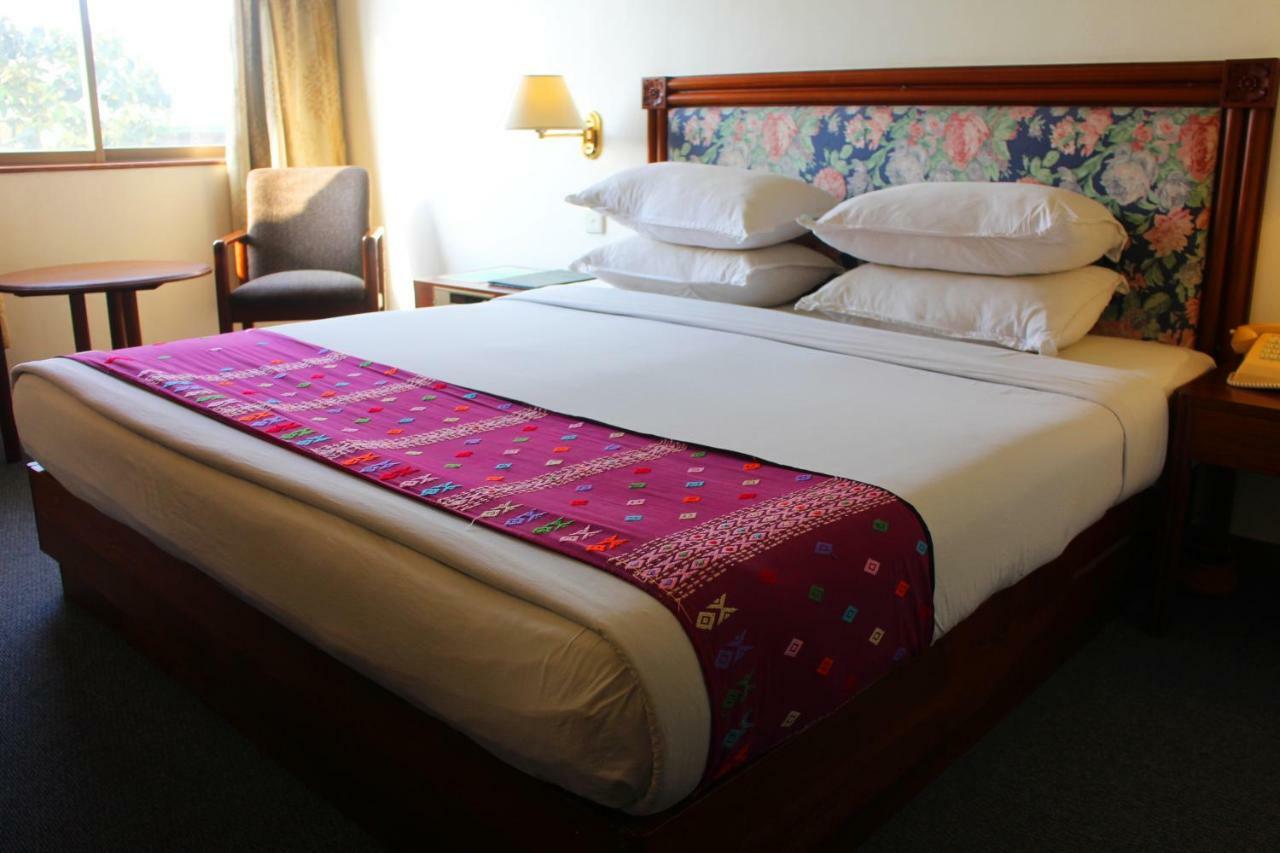 Alfa Hotel Yangon Dış mekan fotoğraf