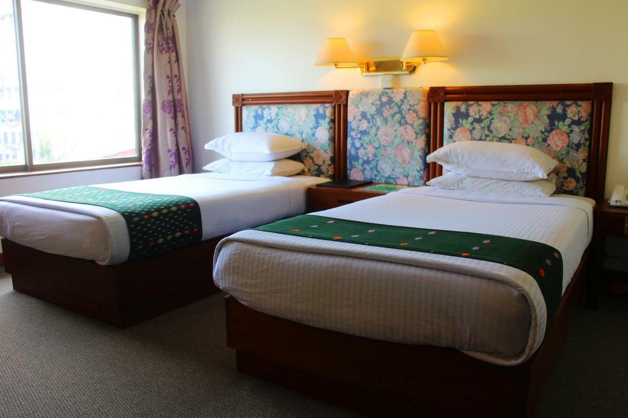 Alfa Hotel Yangon Dış mekan fotoğraf