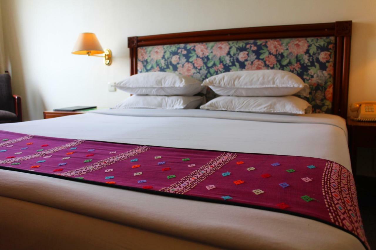 Alfa Hotel Yangon Dış mekan fotoğraf